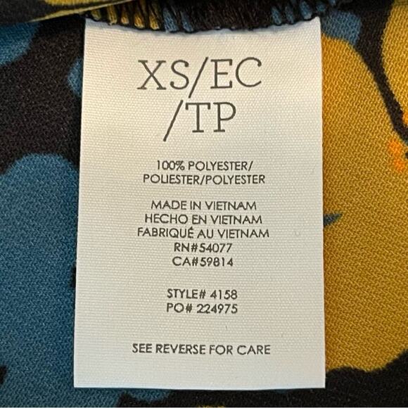 Cabi Black Bold Floral Button Down Cottage DollCore Shirt NWOT Size XS Oversized - Picture 9 of 11